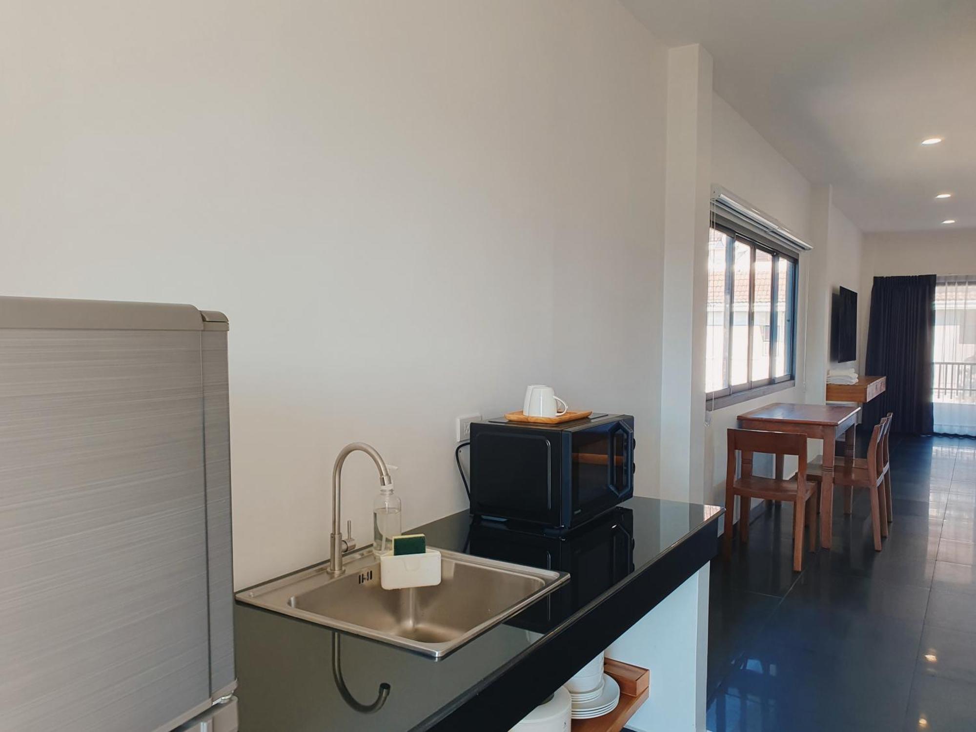 The Sila Suites - Intrawarorot Chiang Mai Exteriör bild