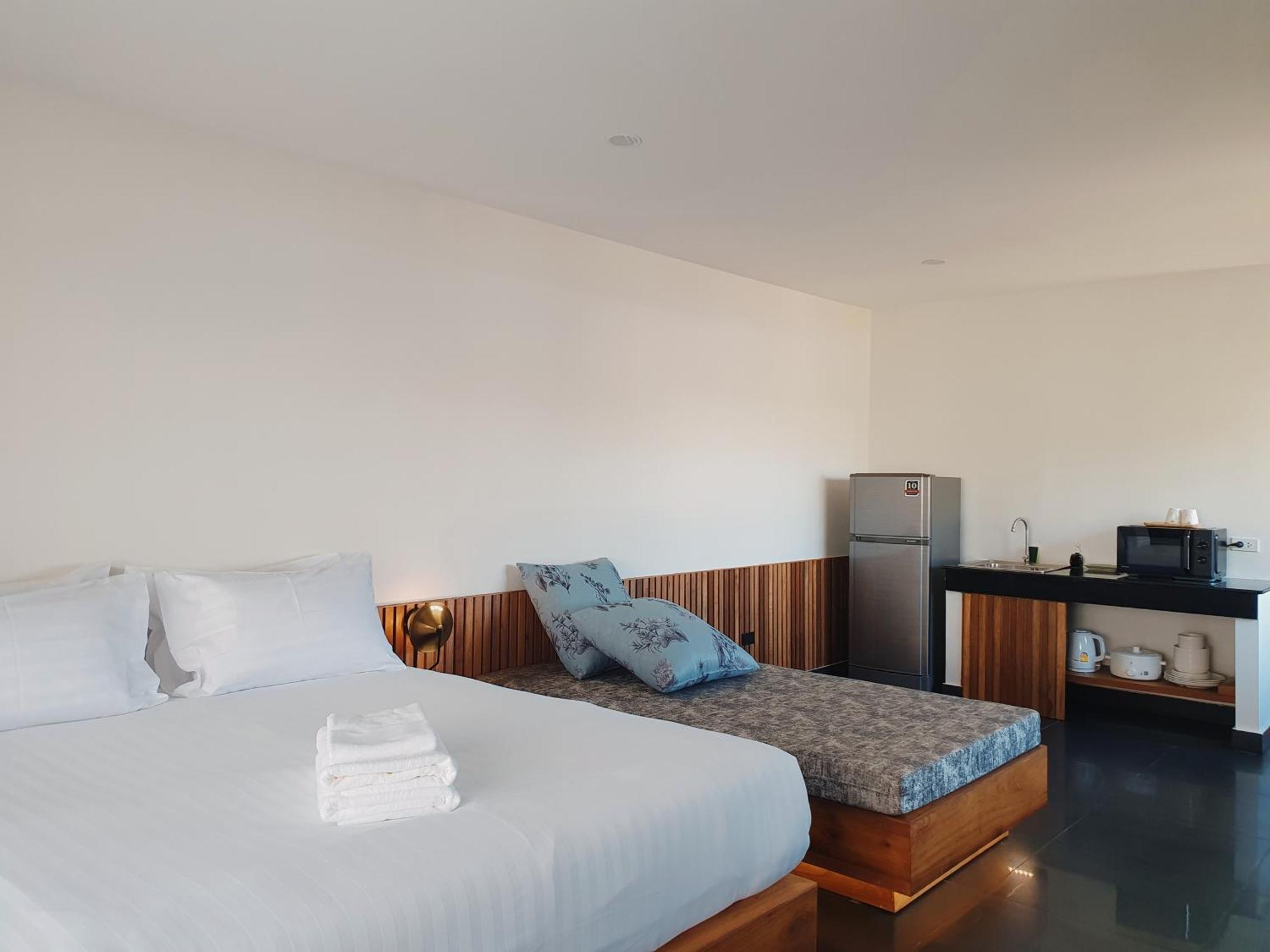 The Sila Suites - Intrawarorot Chiang Mai Exteriör bild