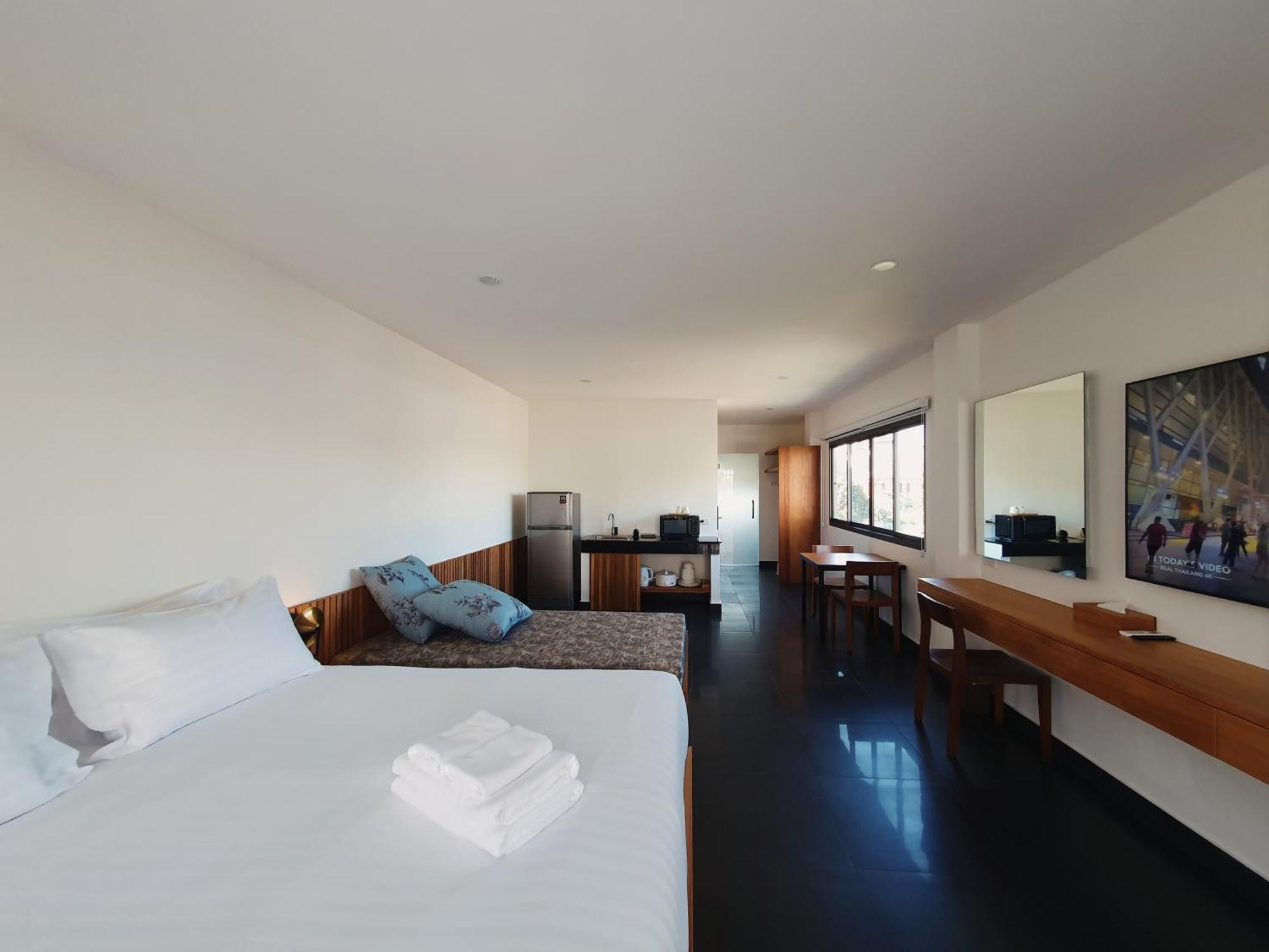 The Sila Suites - Intrawarorot Chiang Mai Exteriör bild