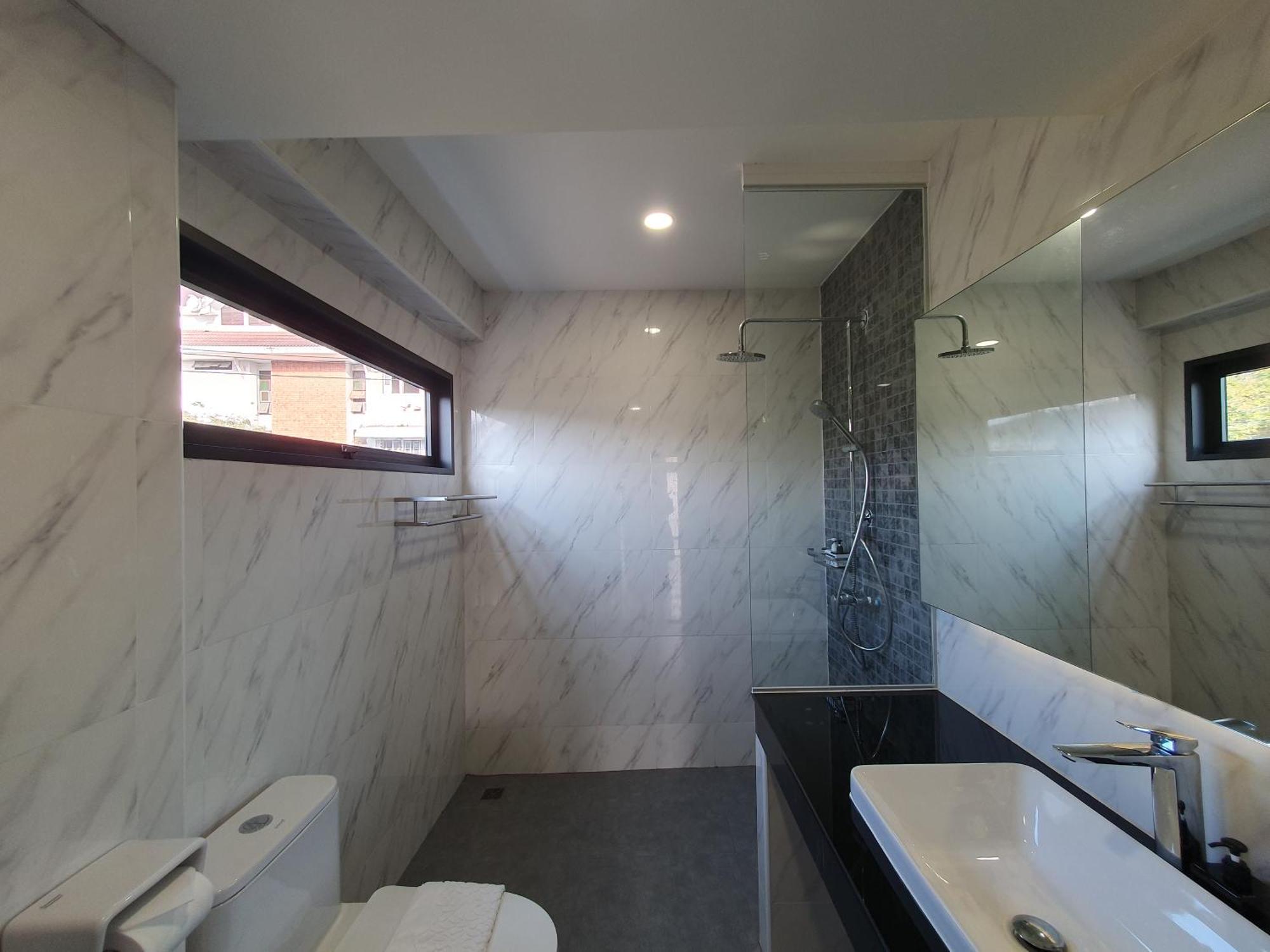 The Sila Suites - Intrawarorot Chiang Mai Exteriör bild