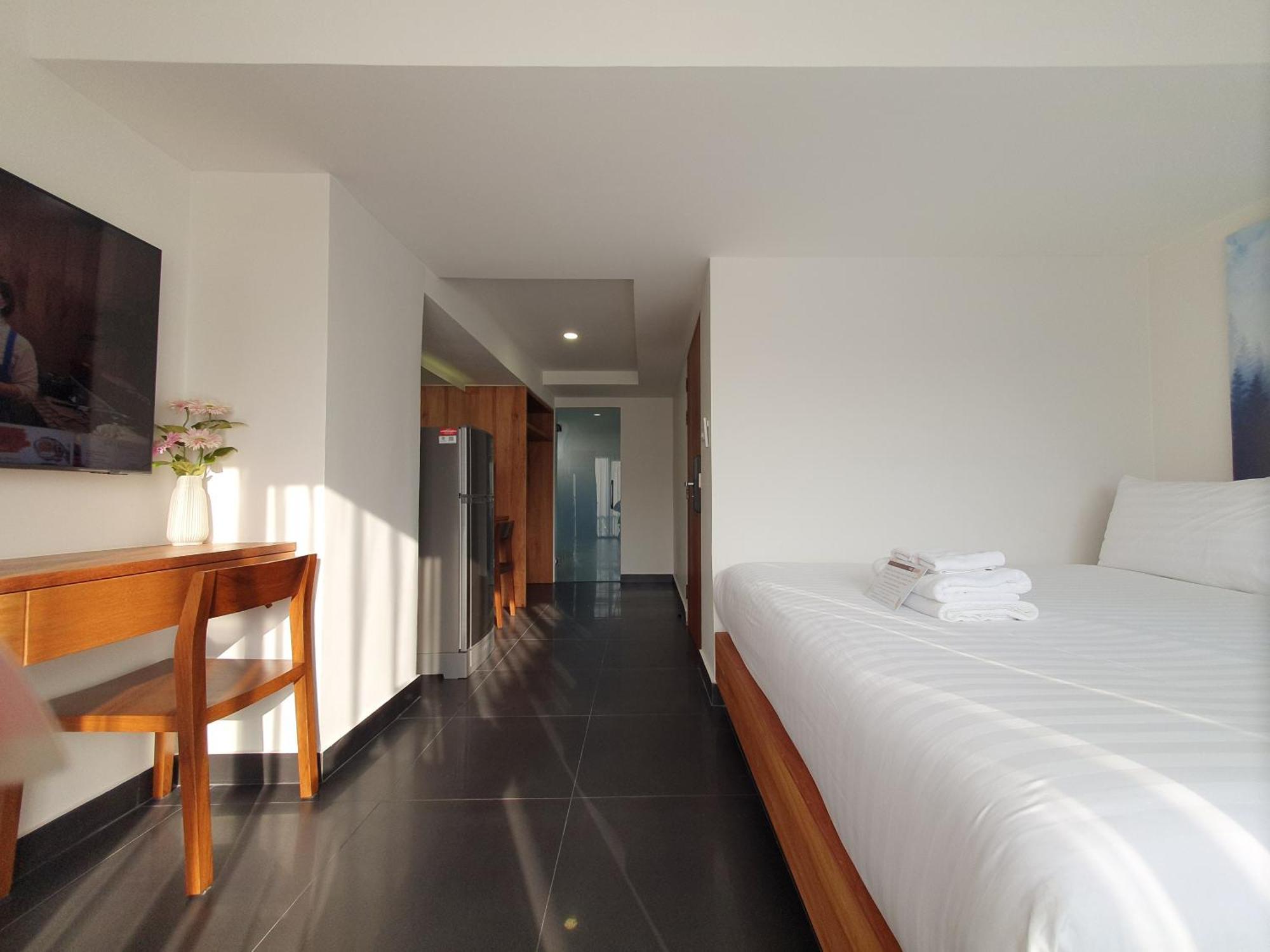 The Sila Suites - Intrawarorot Chiang Mai Exteriör bild