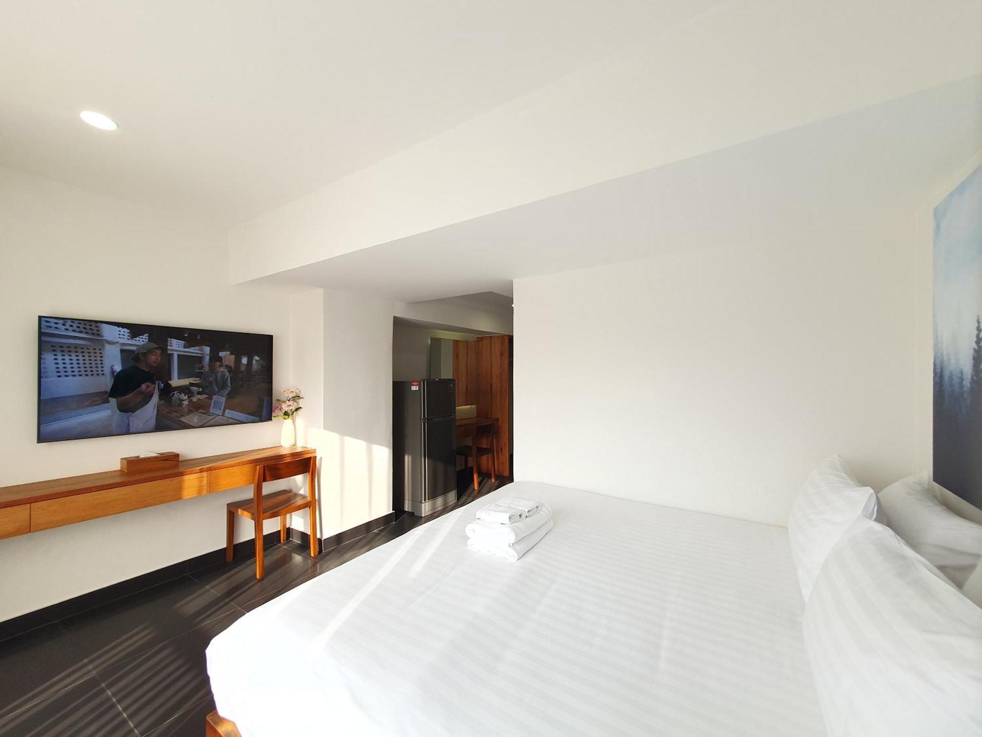 The Sila Suites - Intrawarorot Chiang Mai Exteriör bild